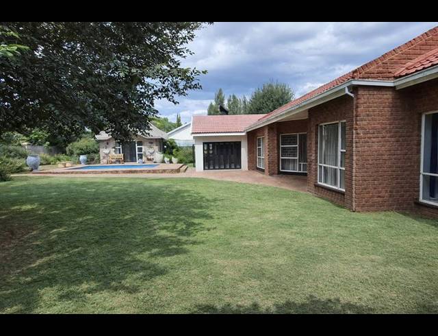 6 BEDROOM HOUSE FOR SALE IN UNIVERSITAS RIDGE